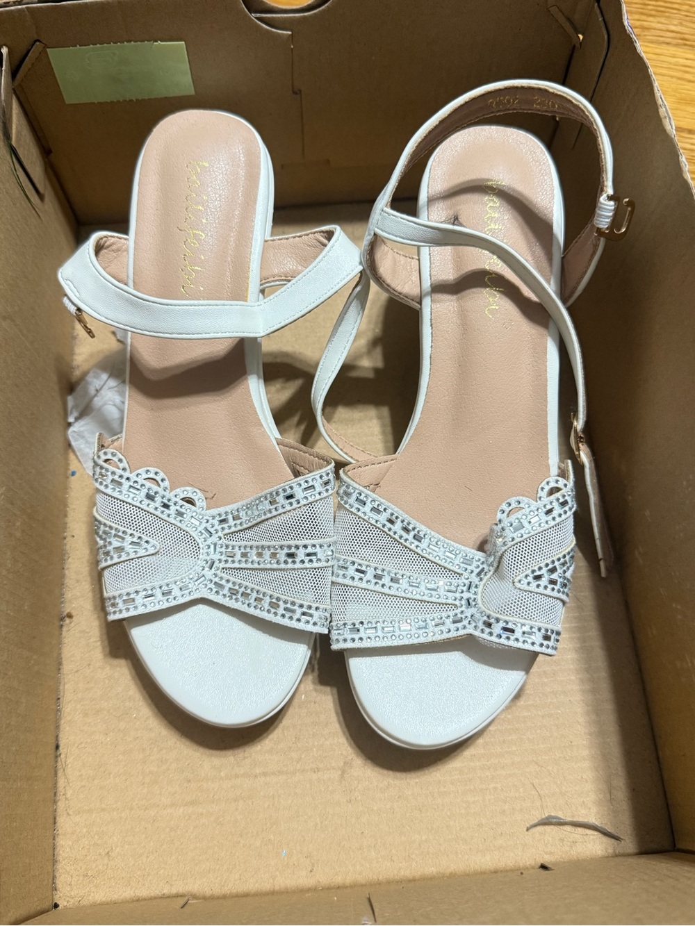 White heels platform (size 6) never worn